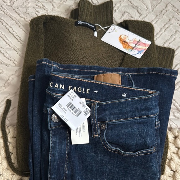 American Eagle Outfitters Dark Blue Flare Jeans - Picture 2 of 3